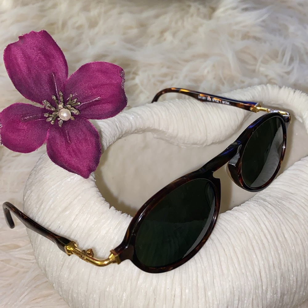 Vintage RAY BAN B & L sunglasses - Picture 16 of 16